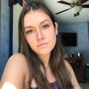 Meet your Posher, Corinne